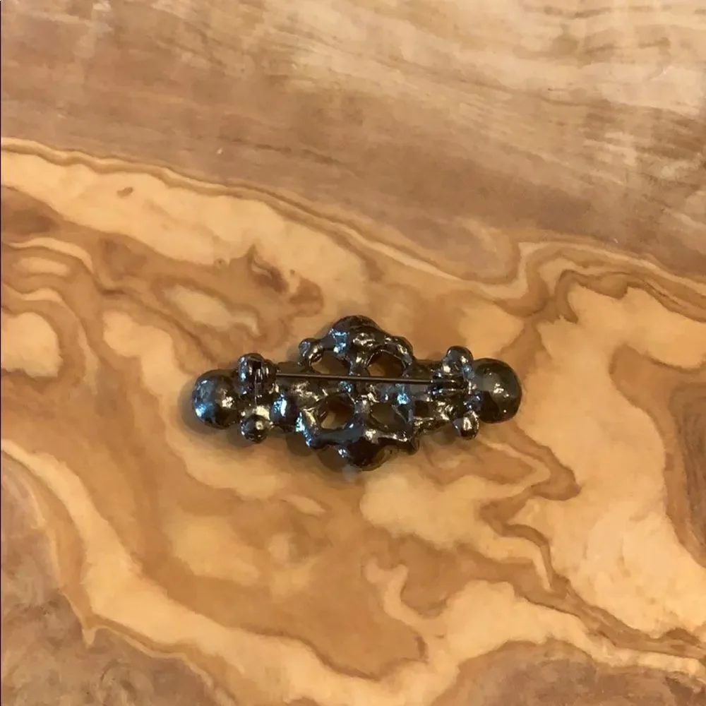 Elegant & Simple Black Rhinestone Brooch